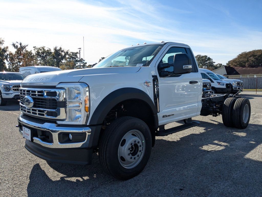 2025 Ford F-600 Chassis XL