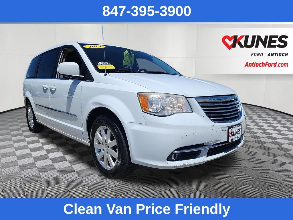 2014 Chrysler Town & Country Touring FWD