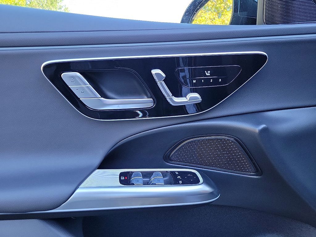 2025 Mercedes-Benz E-Class E 350 8