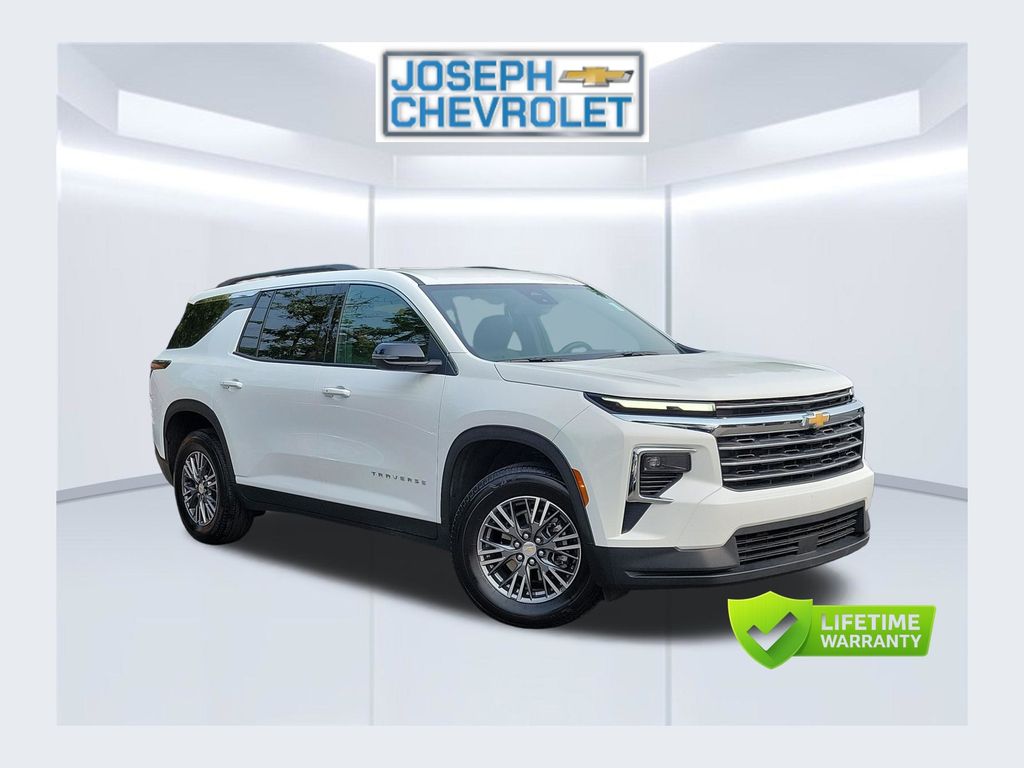 Summit White 2026 Chevrolet Traverse SUV / Crossover Front-Wheel Drive 8-Speed Automatic