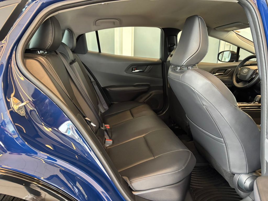 2025 Toyota Prius XLE