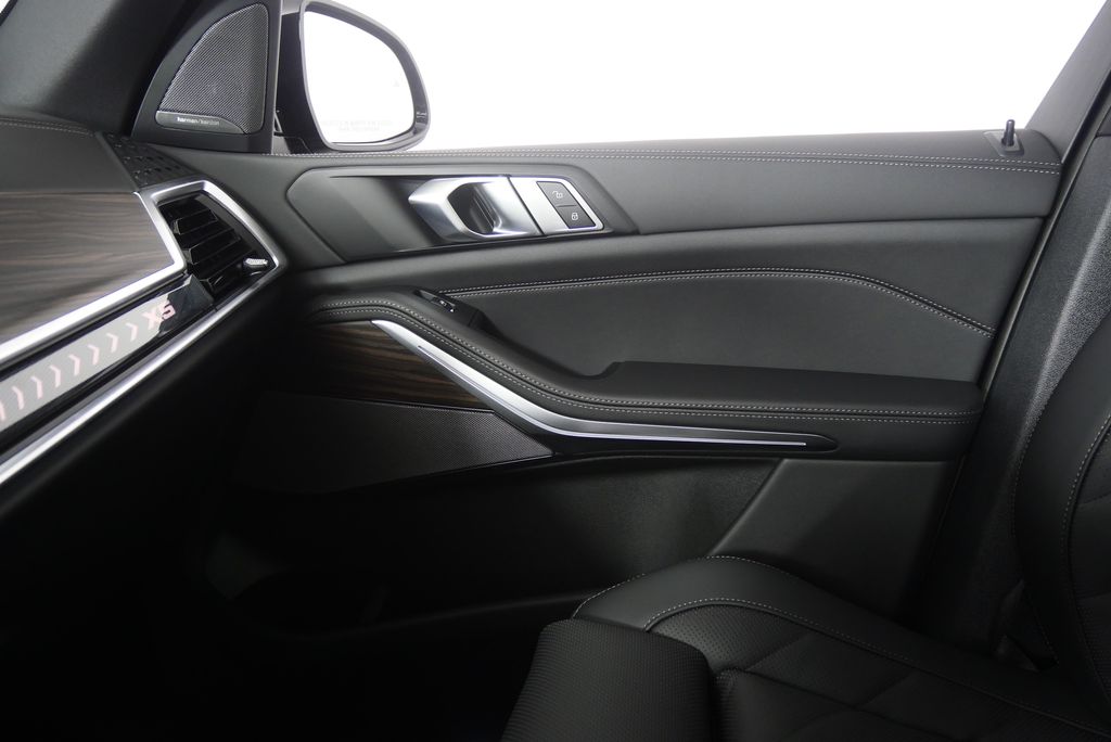 Thumbnail: 2026 BMW X5 - 23