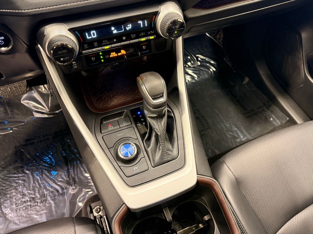 Thumbnail: 2024 Toyota RAV4 - 19