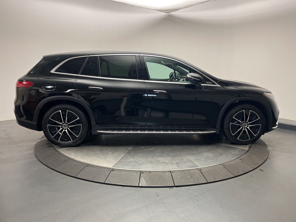 Thumbnail: 2023 Mercedes-Benz EQS - 8