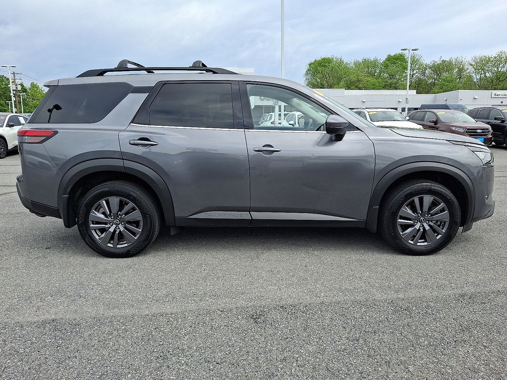 2024 Nissan Pathfinder — photo 8