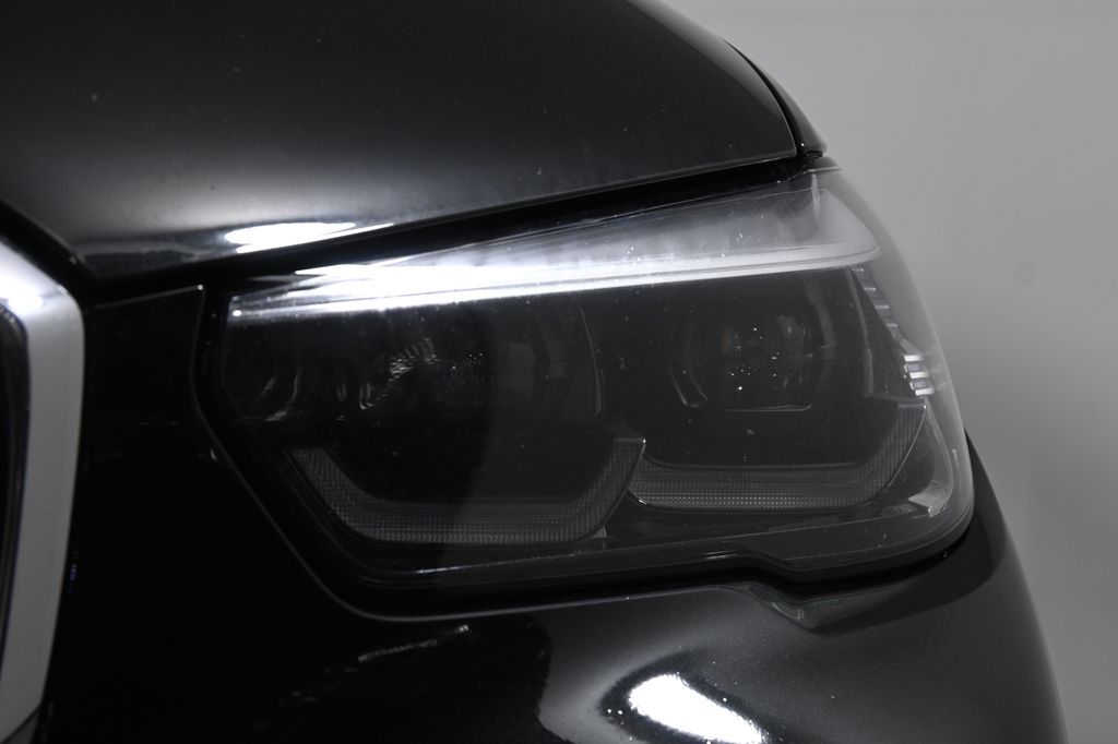 Thumbnail: 2023 BMW X5 - 11