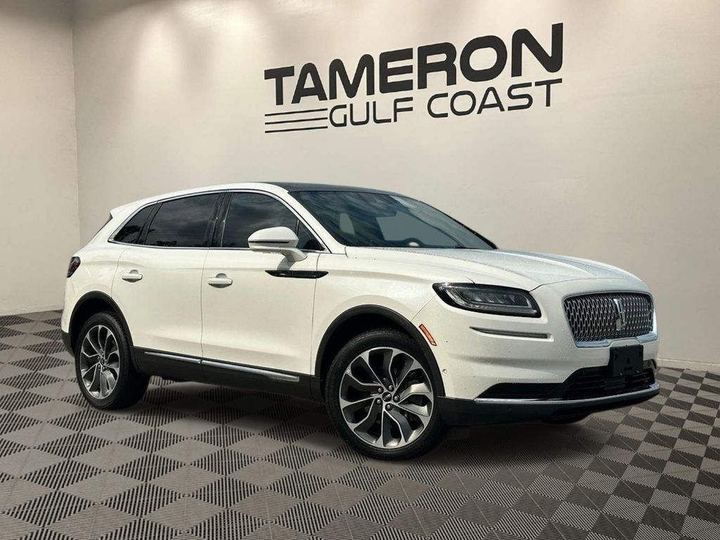 Pristine White Metallic Tri-Coat 2022 Lincoln Nautilus SUV / Crossover Front-Wheel Drive 8-Speed Automatic