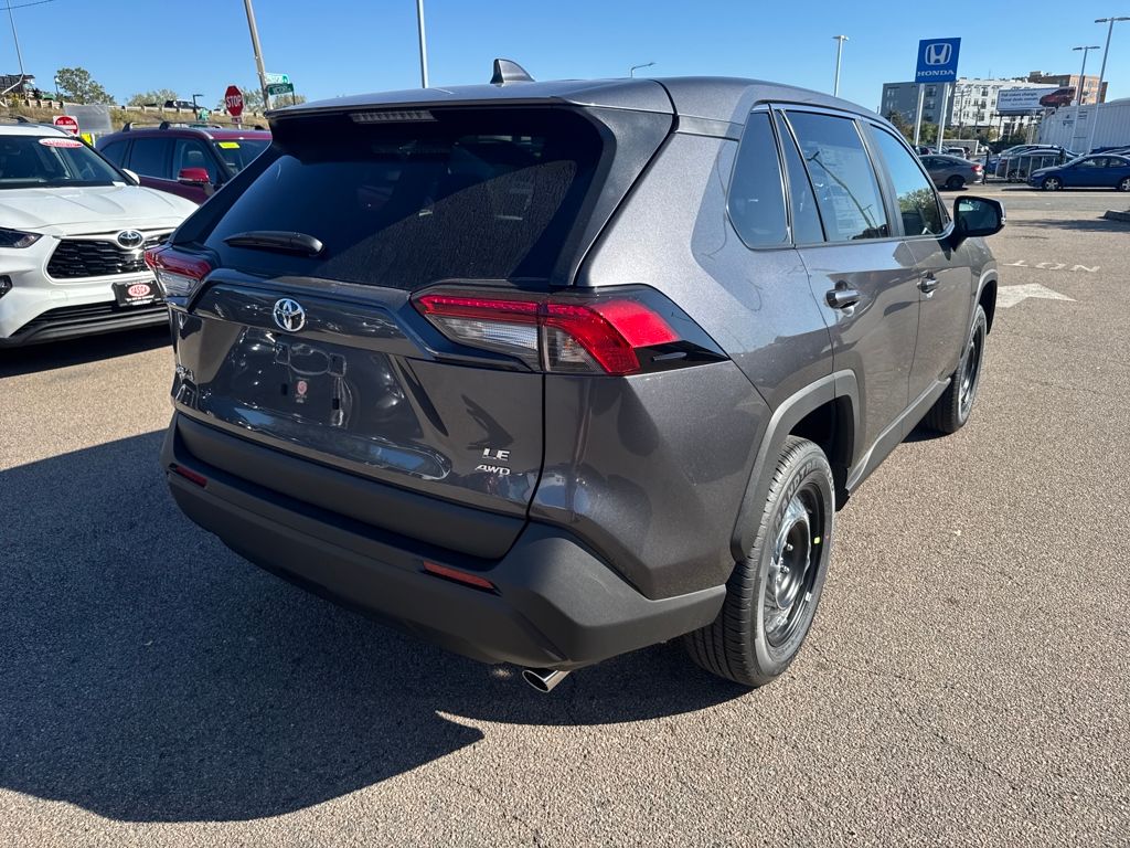 2025 Toyota RAV4 LE photo 7