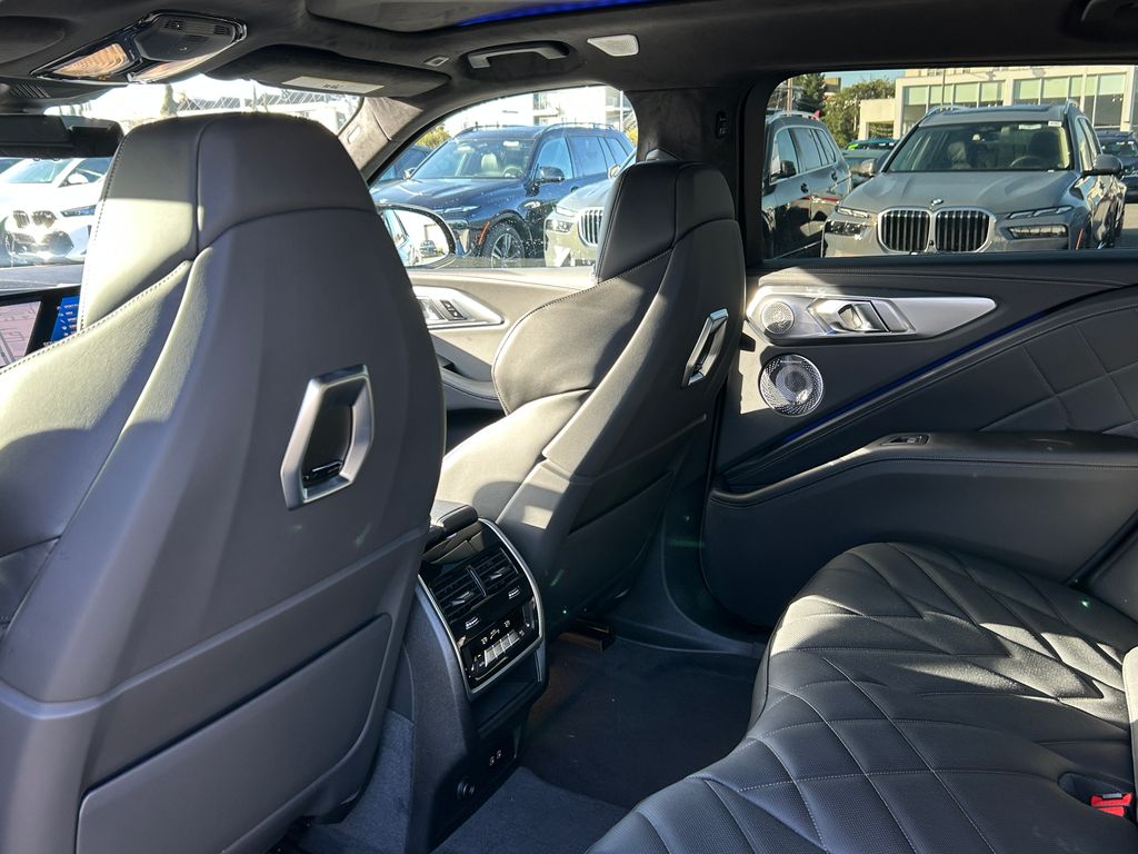 Thumbnail: 2026 BMW XM - 31