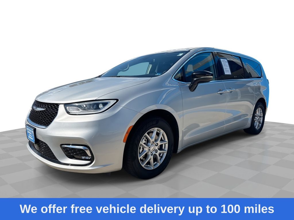 Silver Mist Clearcoat 2024 Chrysler Pacifica Minivan Front-Wheel Drive 9-Speed Automatic
