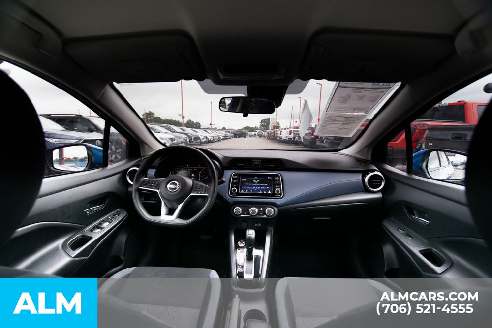 2023 Nissan Versa 1.6 SV photo 12