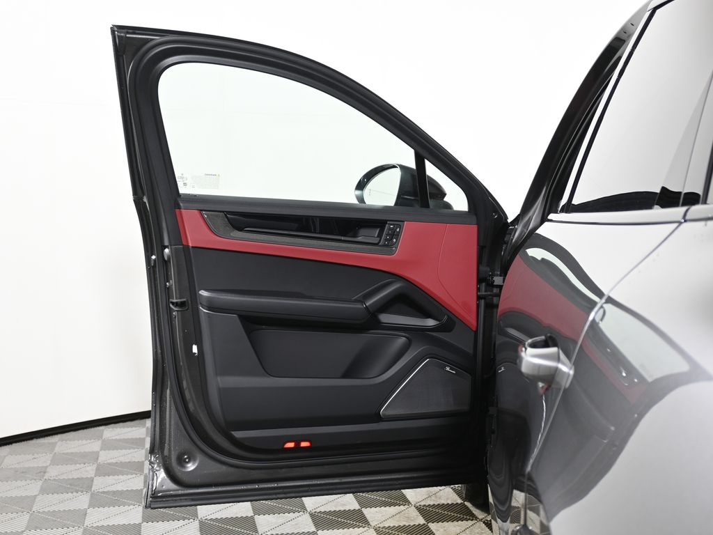 Thumbnail: 2026 Porsche  - 31