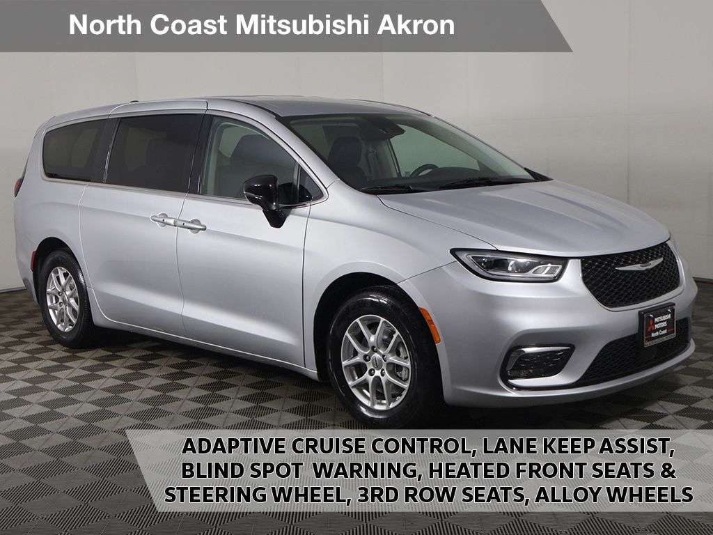 Silver Mist Clearcoat 2024 Chrysler Pacifica Minivan Front-Wheel Drive 9-Speed Automatic