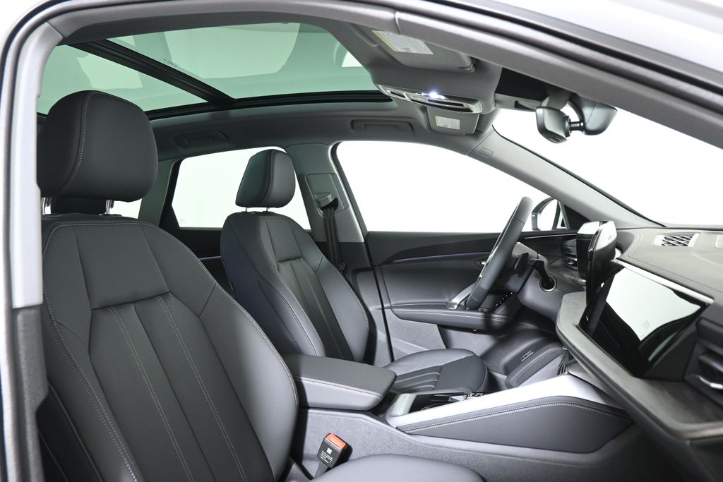 Thumbnail: 2025 Audi Q5 - 22