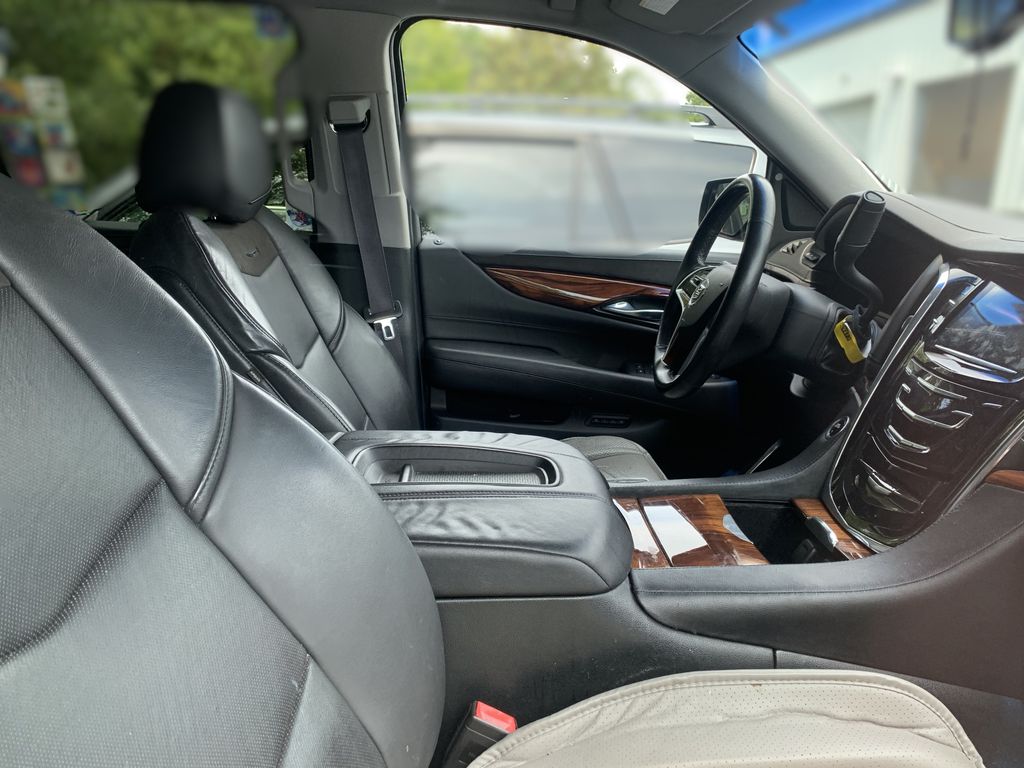 Thumbnail: 2015 Cadillac Escalade - 9