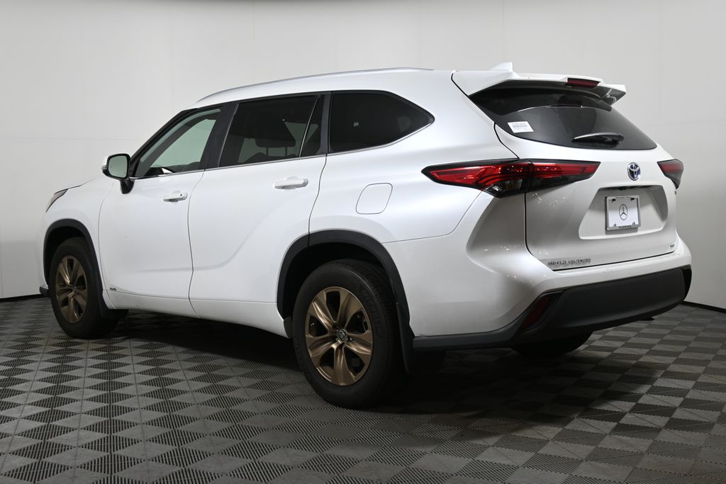 Thumbnail: 2023 Toyota Highlander - 5