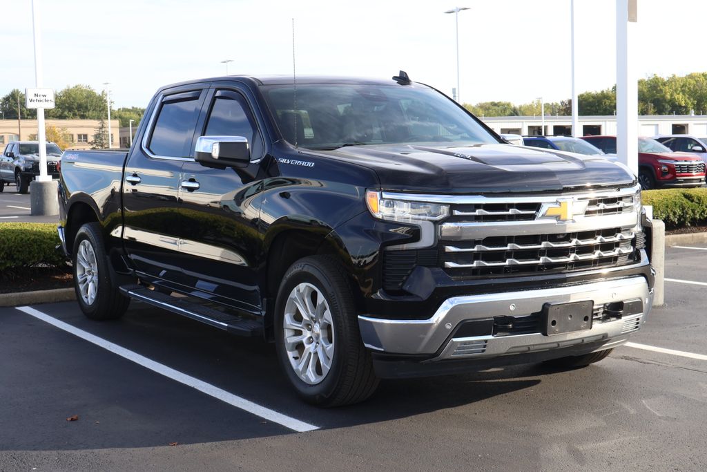Thumbnail: 2022 Chevrolet Silverado 1500 - 3