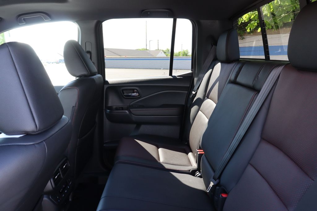 2025 Honda Ridgeline Black Edition 12