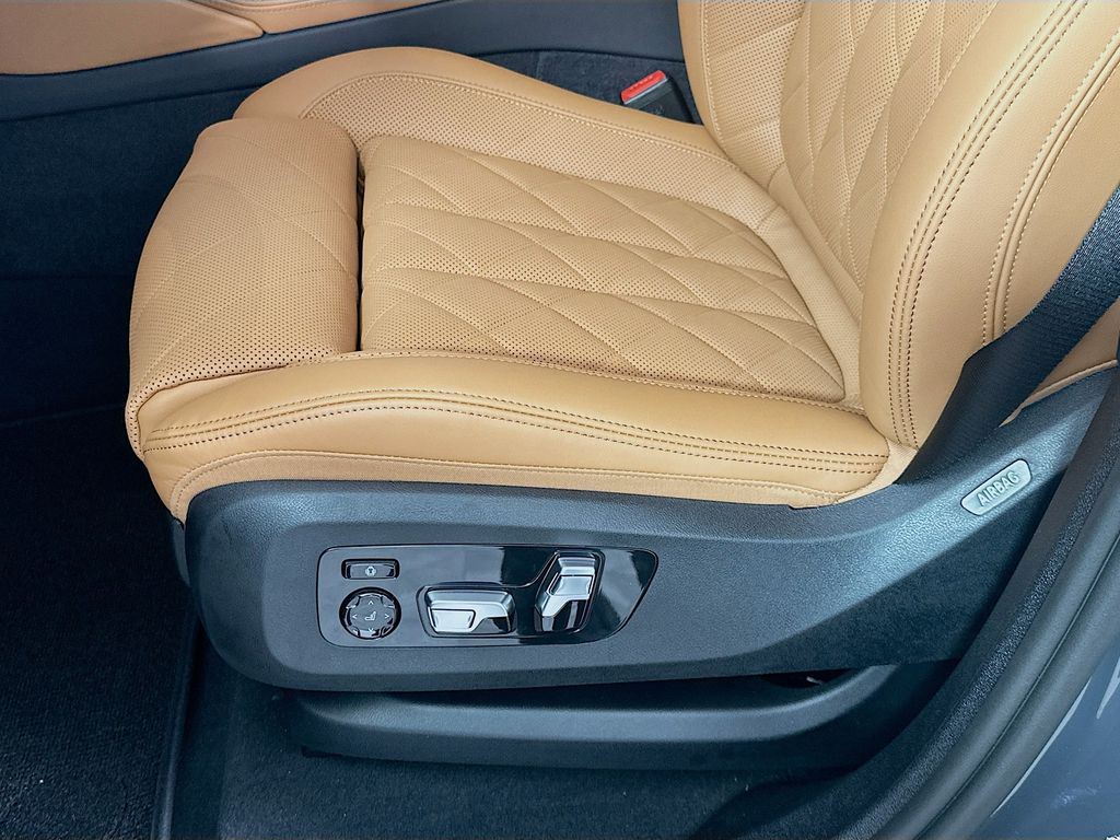 Thumbnail: 2026 BMW X6 - 21