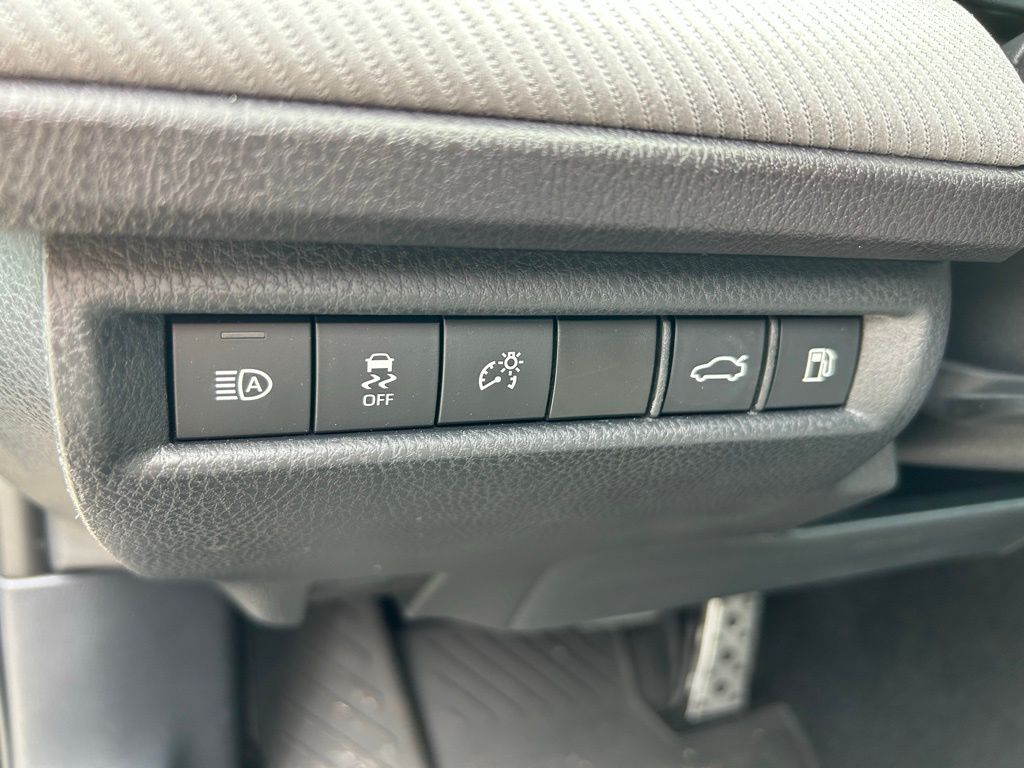 Thumbnail: 2025 Toyota Camry - 18