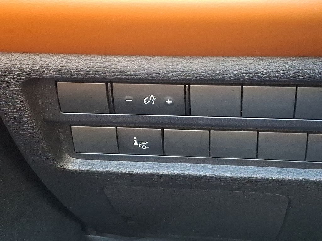 Thumbnail: 2022 Mitsubishi Outlander - 24