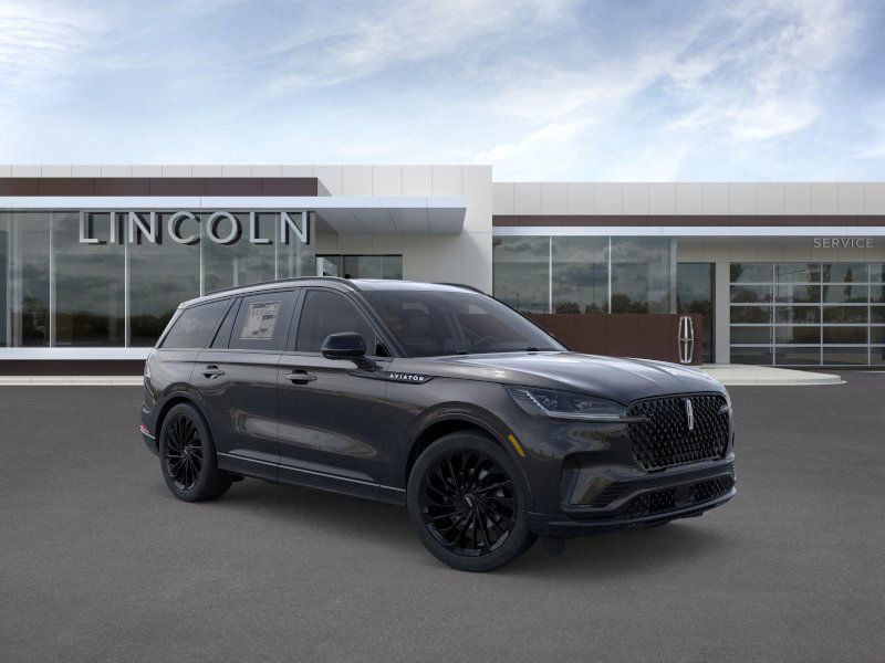 Thumbnail: 2026 Lincoln Aviator - 7