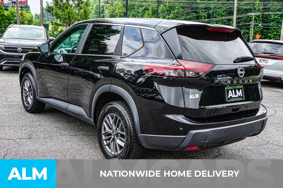 Used 2024 Black Nissan S image 5