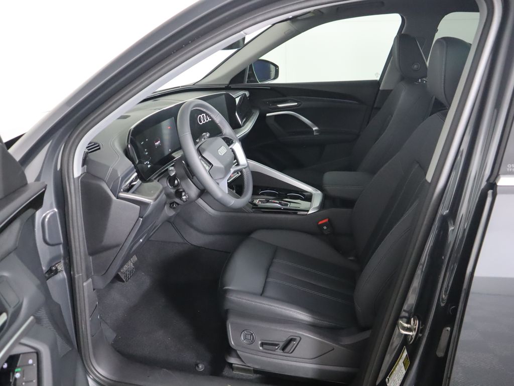 Thumbnail: 2025 Audi Q5 - 22