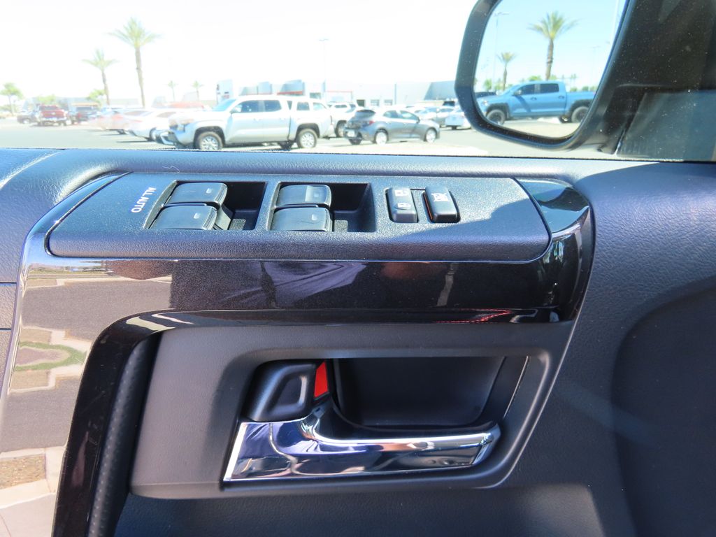 2022 Toyota 4Runner TRD Off Road 22