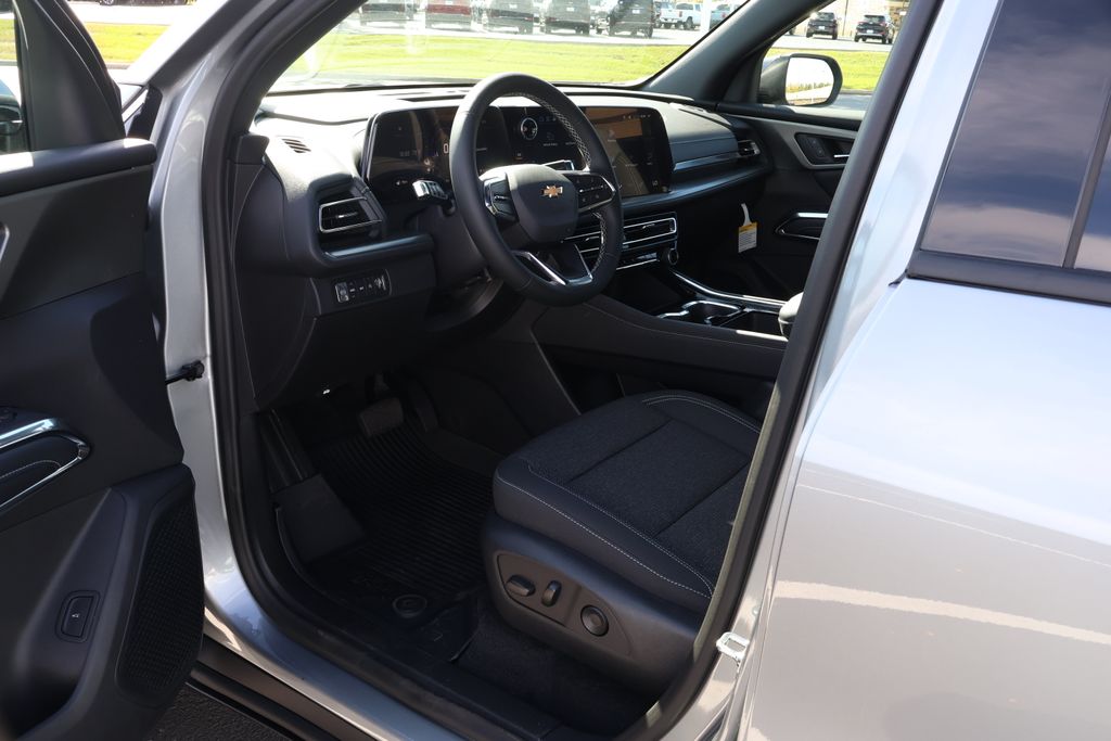 Thumbnail: 2026 Chevrolet Traverse - 13