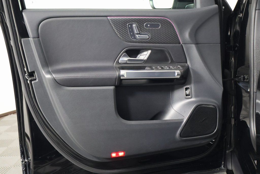 Thumbnail: 2025 Mercedes-Benz GLB - 12