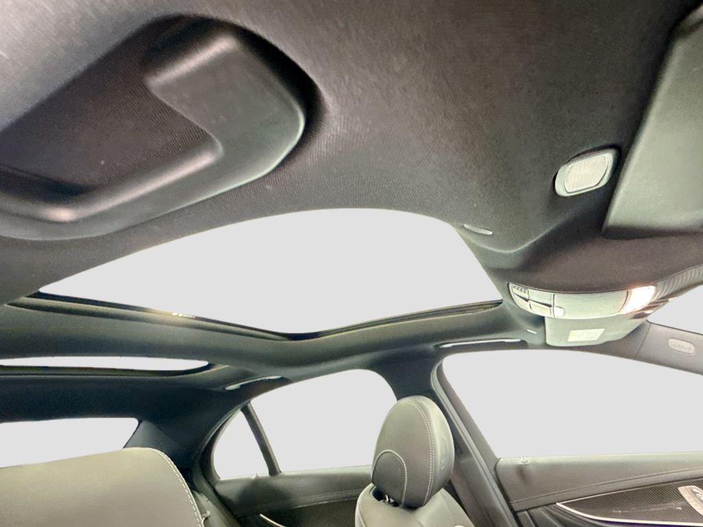 Thumbnail: 2018 Mercedes-Benz E-Class - 17