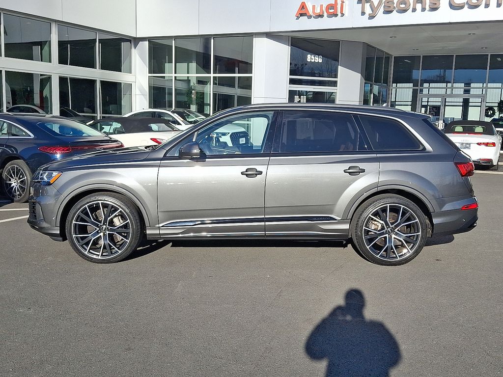 Thumbnail: 2022 Audi Q7 - 7