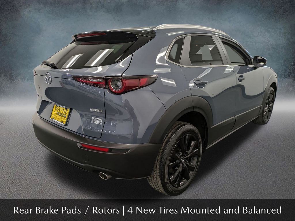 View vehicle photo 5