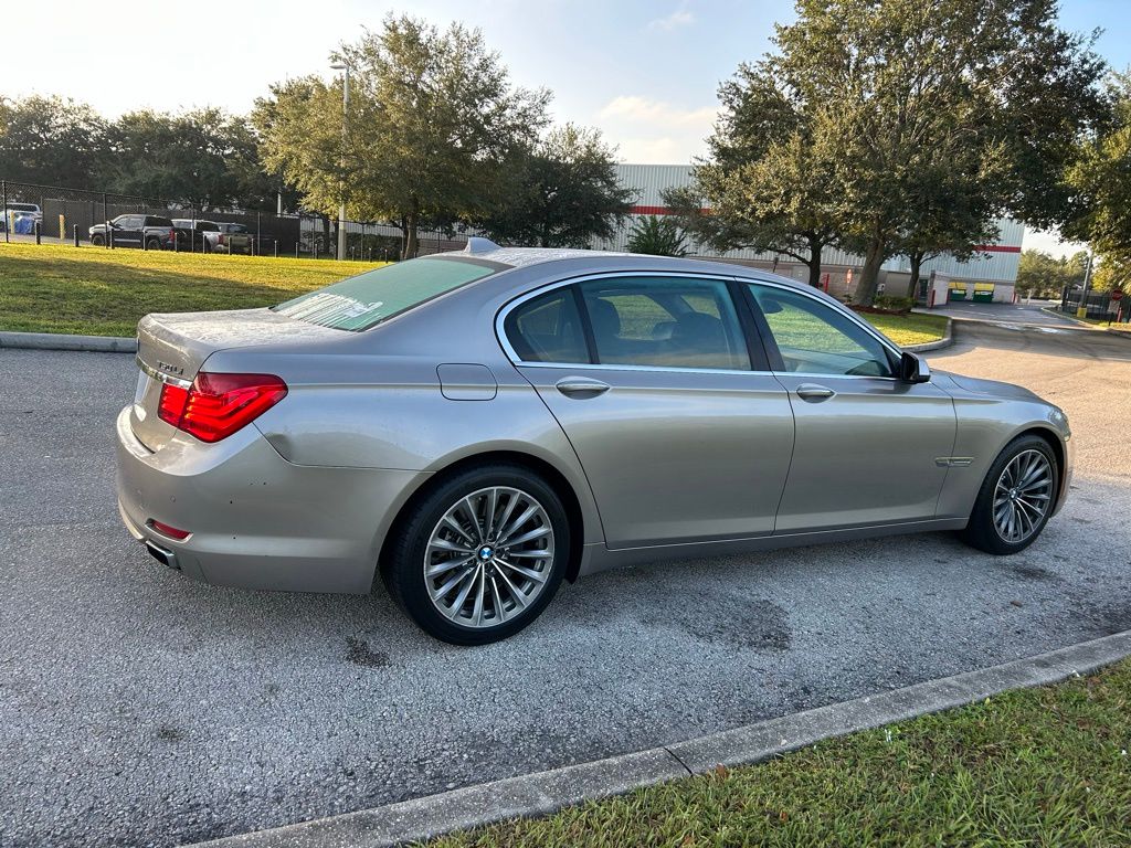 Thumbnail: 2011 BMW 7 Series - 5