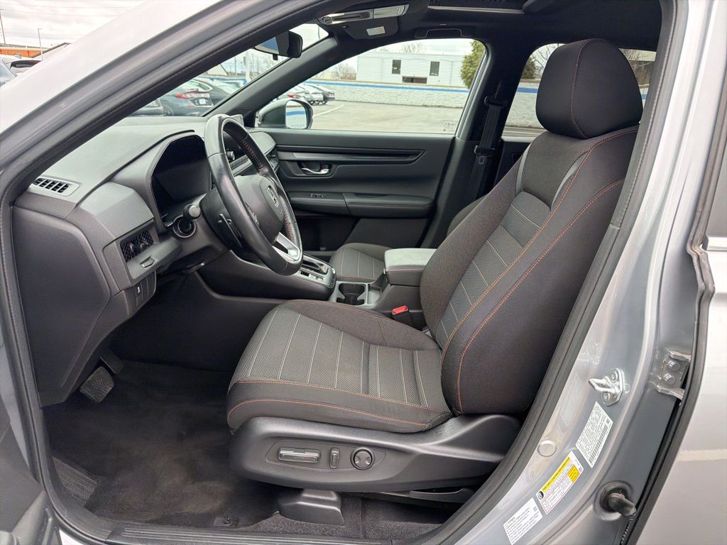 Thumbnail: 2023 Honda CR-V - 17