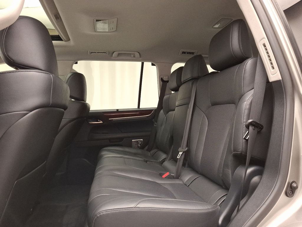 2019 Lexus LX 570 11