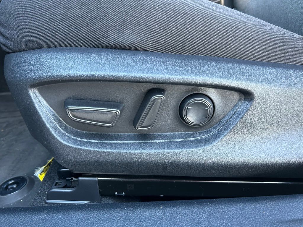 Thumbnail: 2025 Toyota Camry - 16