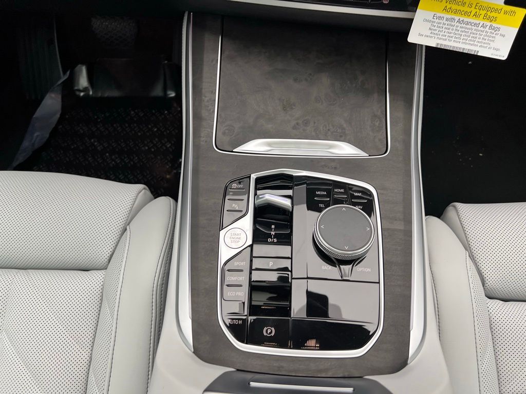 Thumbnail: 2026 BMW X5 - 11