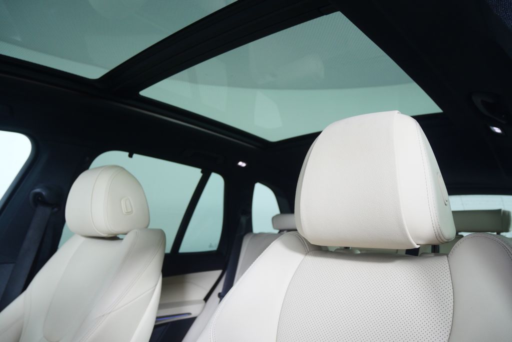 Thumbnail: 2021 BMW X5 - 11