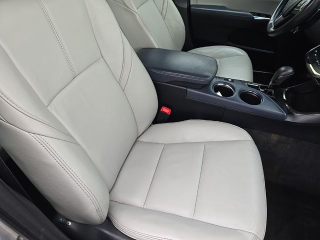 2013 Toyota Avalon Touring 26