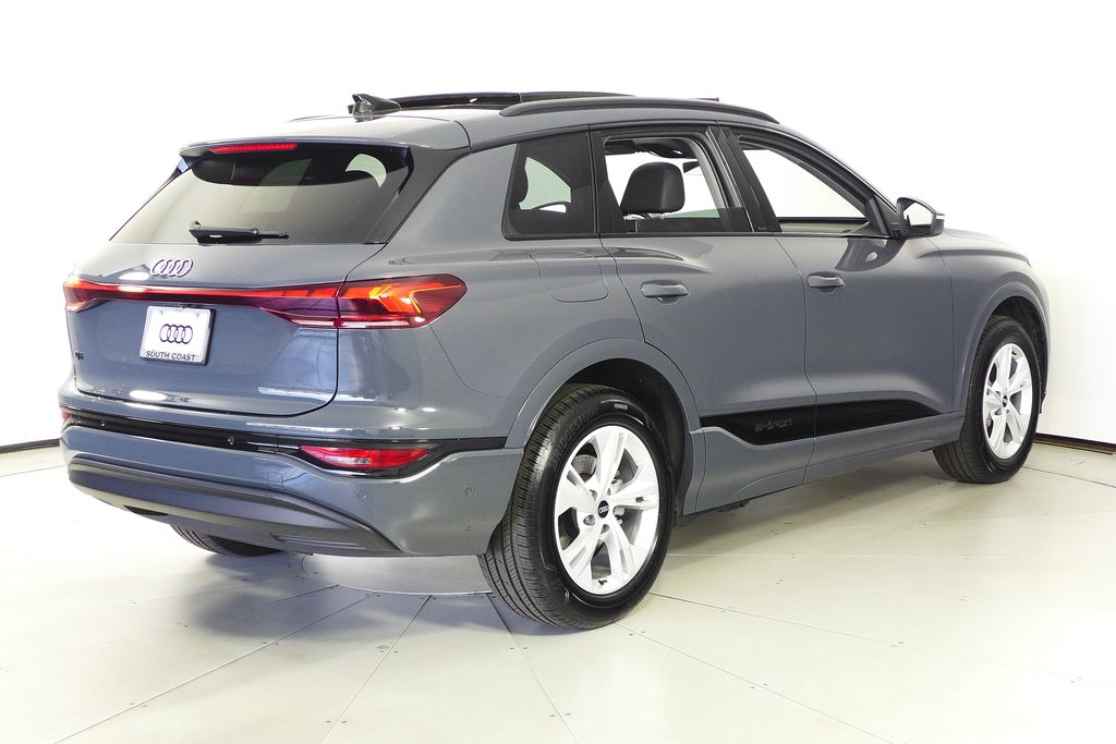 Thumbnail: 2025 Audi Q6 e-tron - 7