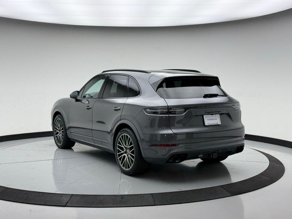 2021 Porsche Cayenne Turbo 3