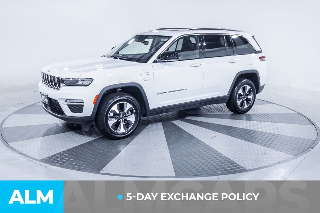 Used 2024 White Jeep 4xe image 3