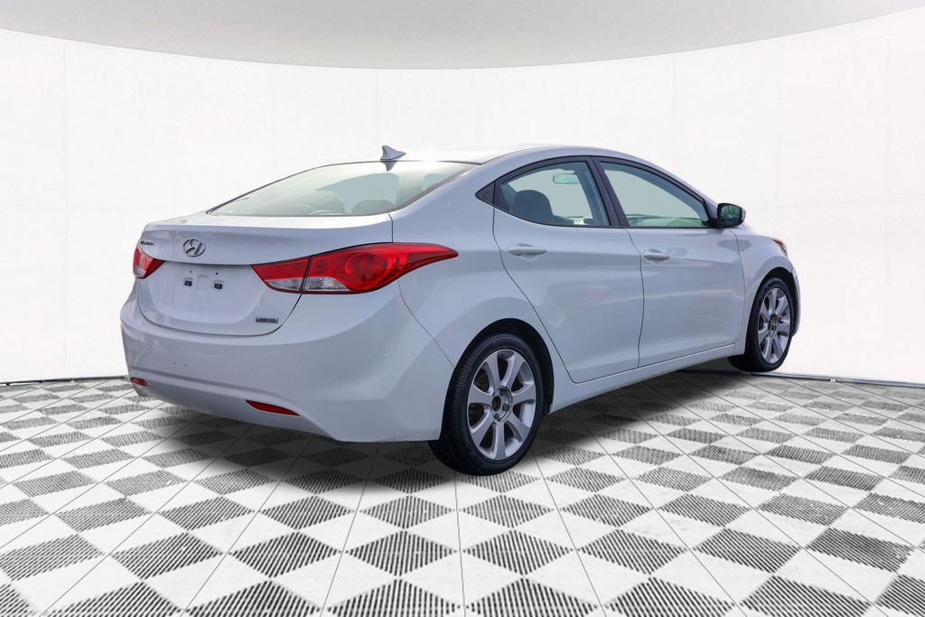 2013 Hyundai Elantra Limited 9