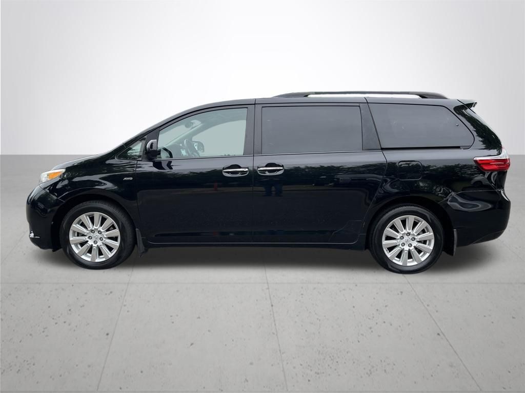 2017 Toyota Sienna XLE