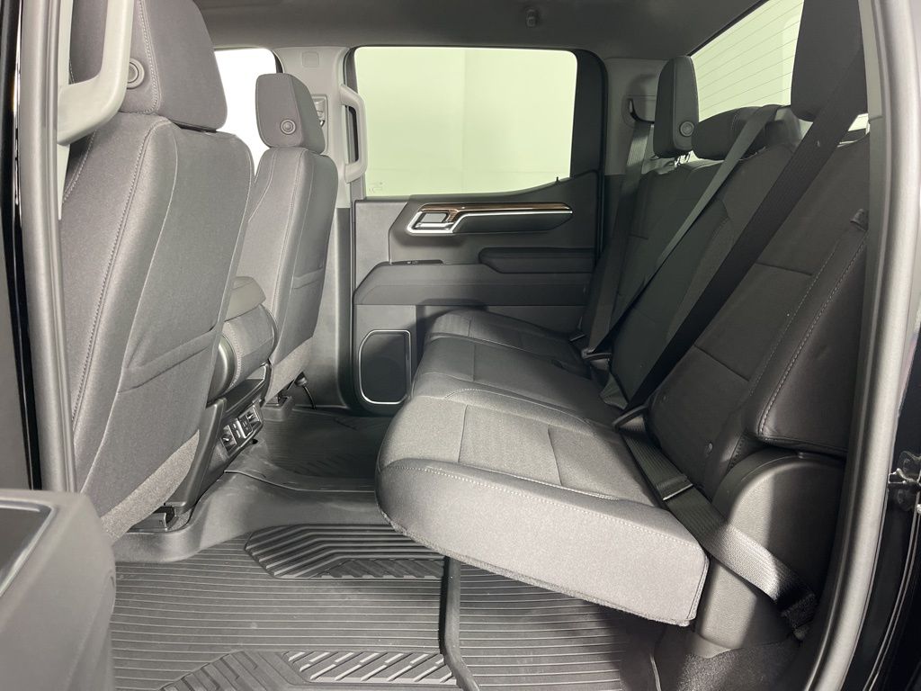 Thumbnail: 2026 Chevrolet Silverado 1500 - 21