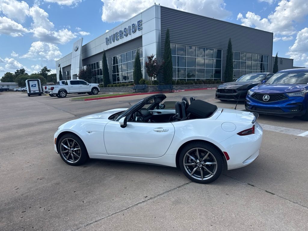 Snowflake White Pearl 2023 Mazda MX-5 Miata Convertible Rear-Wheel Drive 6-Speed Manual