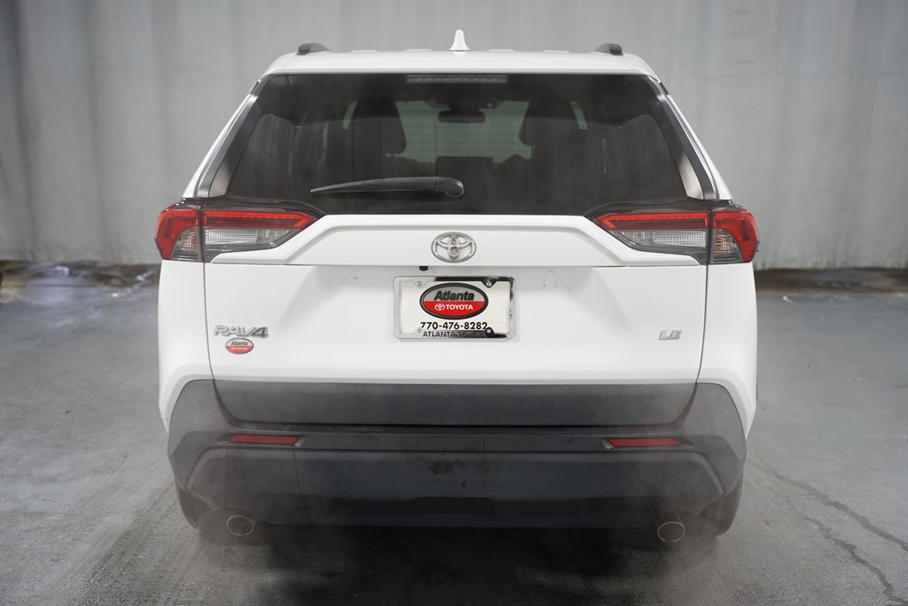 2020 Toyota RAV4 LE 7