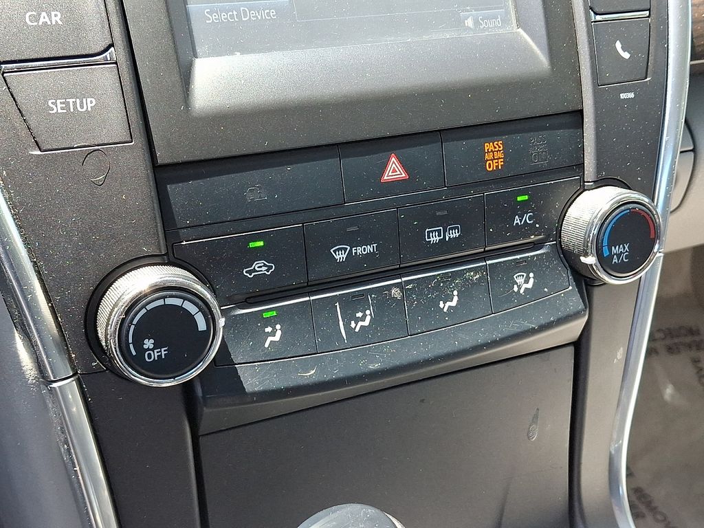 Thumbnail: 2015 Toyota Camry - 16